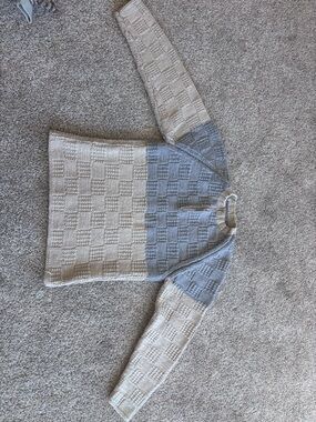 Hand knit Cream and Light Blue Colorblock Knit Sweater size 5/6 kids